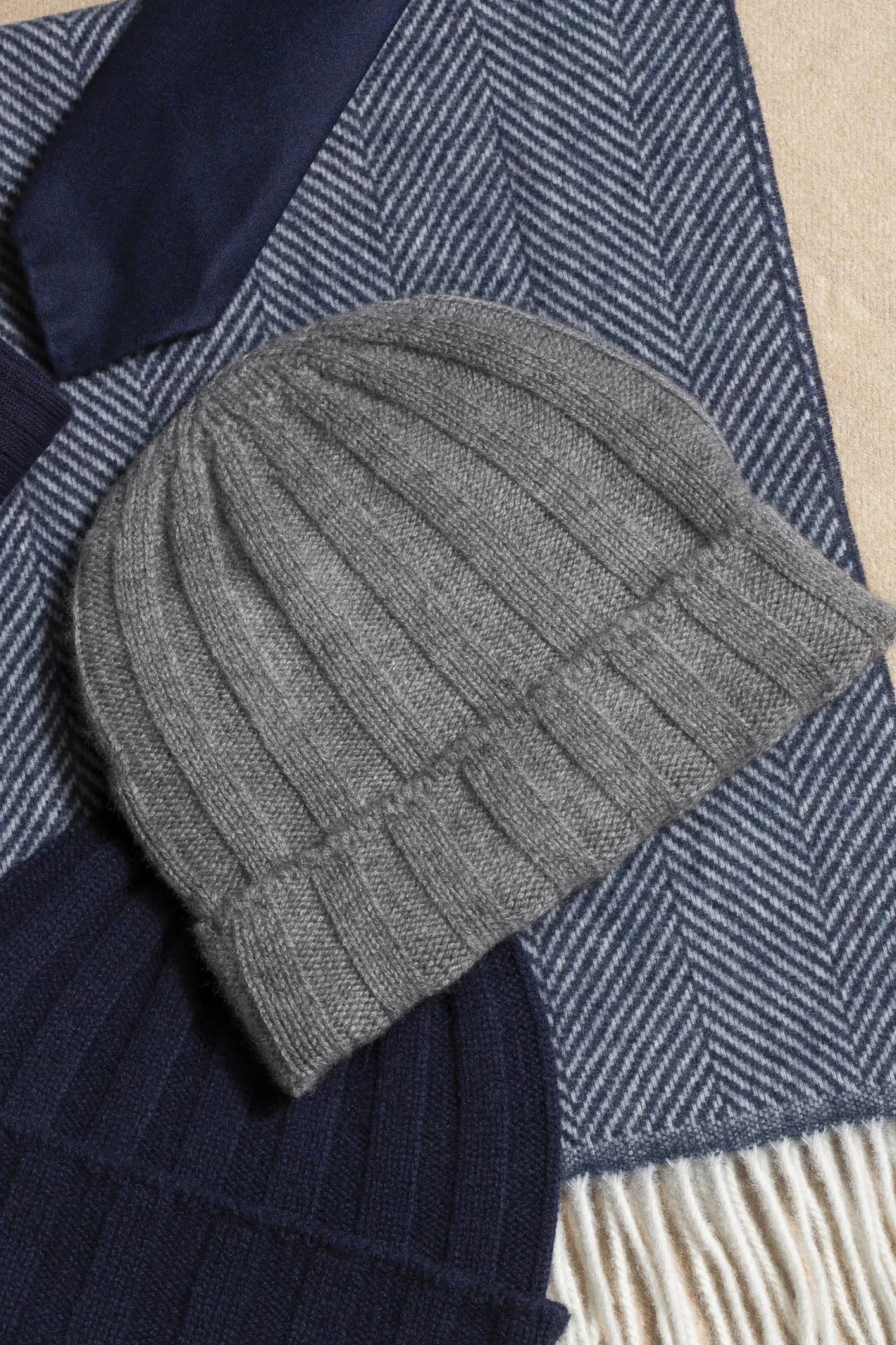 Bonnet En Maille Côtelée En Cachemire - Made In Italy>Pini Parma Flash Sale
